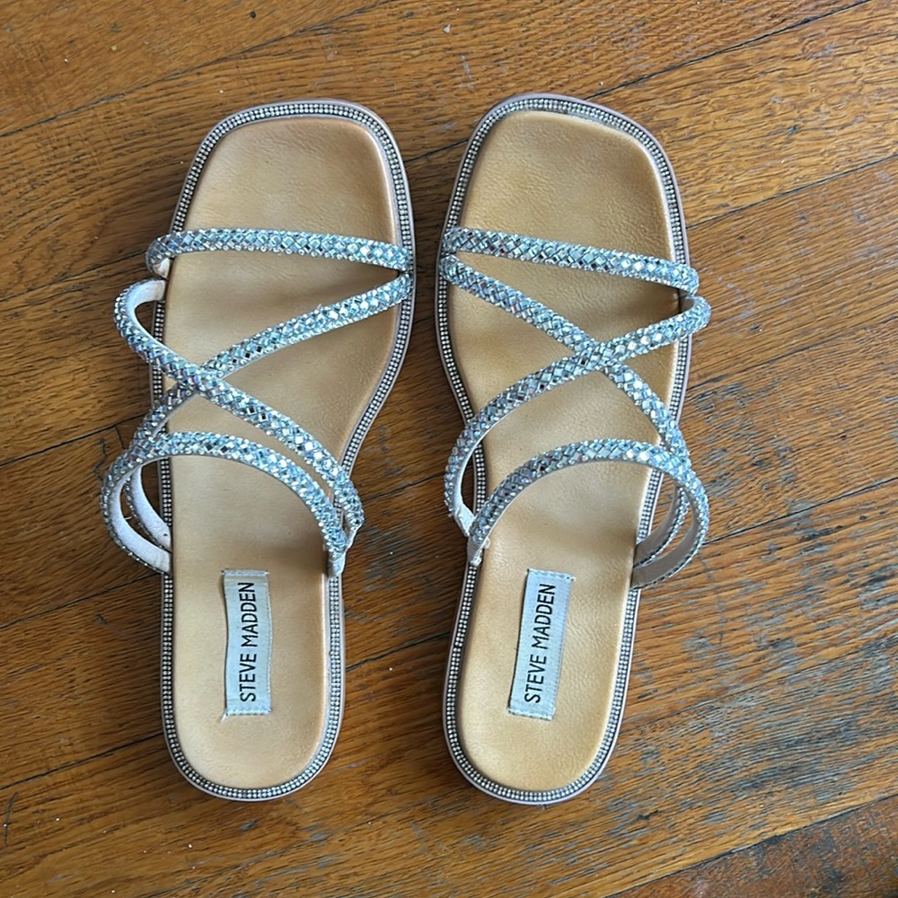 STEVE MADDEN sandals with rhinestones